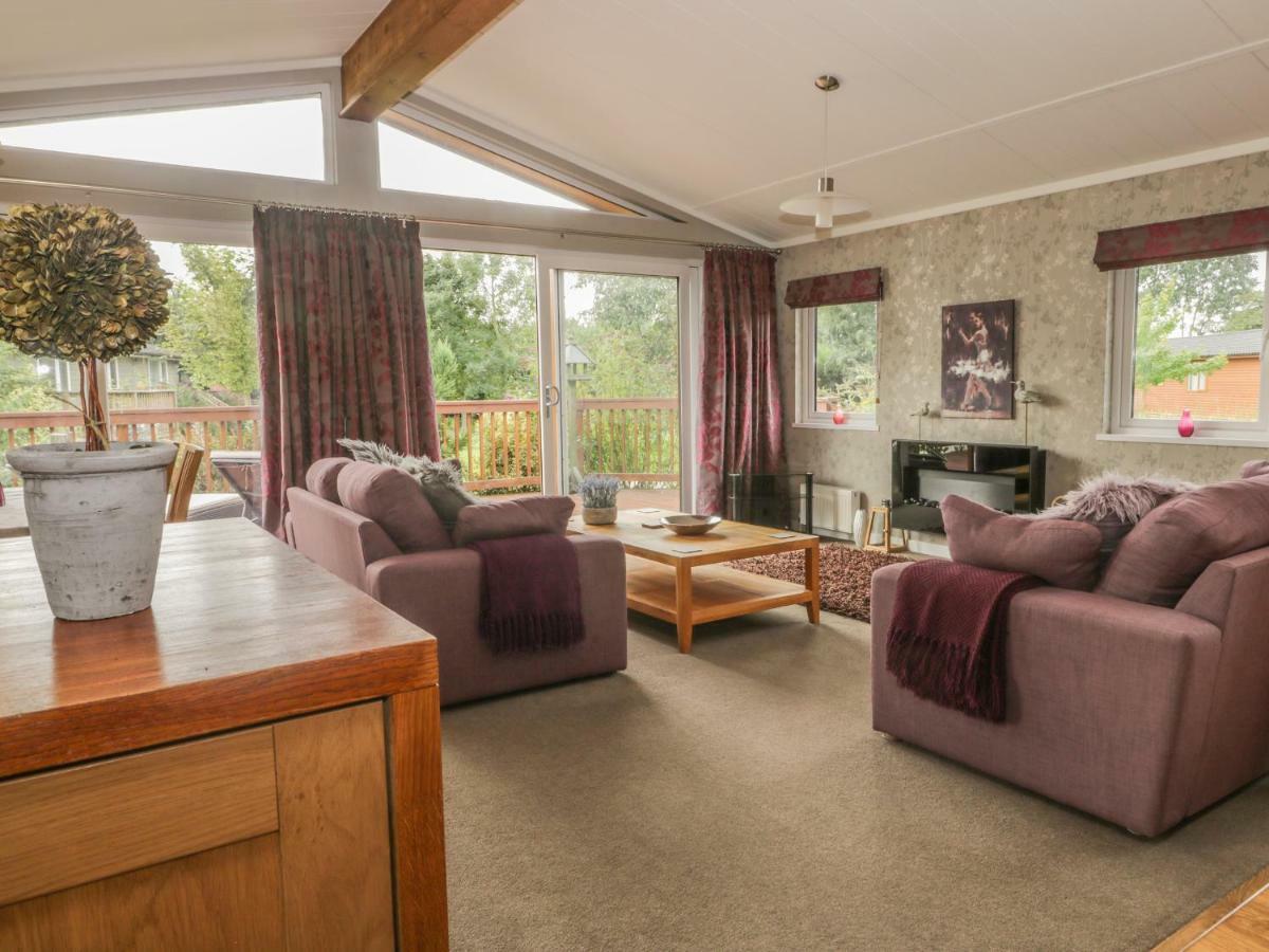 Bulmer Farm Lodge Malton Exterior photo